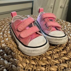 Baby girl pink converse size 4
